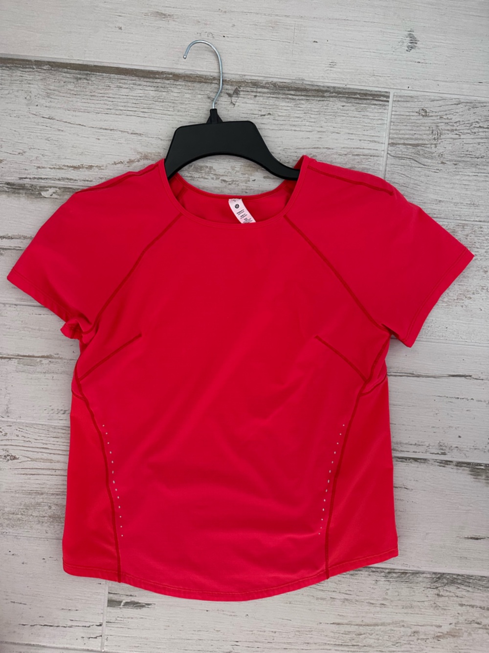 lululemon athletica Short Sleeve Tee - red